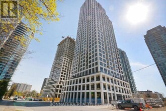 Building Photo - 36-836 Elm Dr W