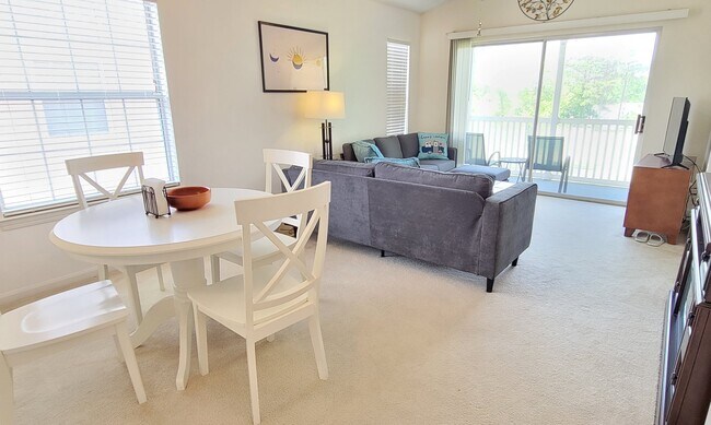 Foto del edificio - 627 Waterway Village Blvd
