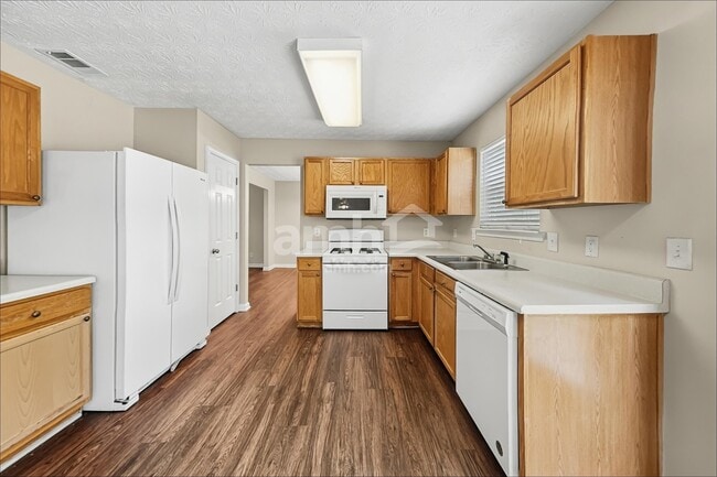 Foto del edificio - 6252 Whitetail Ct NW
