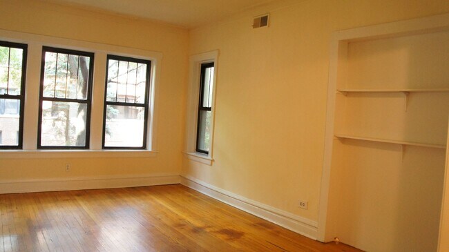 Foto del edificio - 2530 N Kedzie Blvd