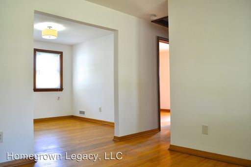 Building Photo - 5013 Mineola Rd