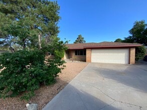 Building Photo - 3833 San Marcos Pl NE