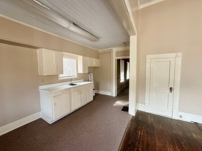 Foto del edificio - 227 S Zetterower Ave