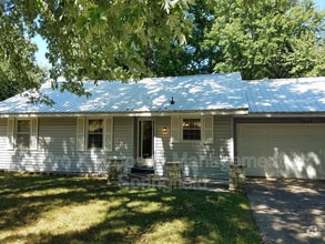 Building Photo - 2529 W Blackburn Dr