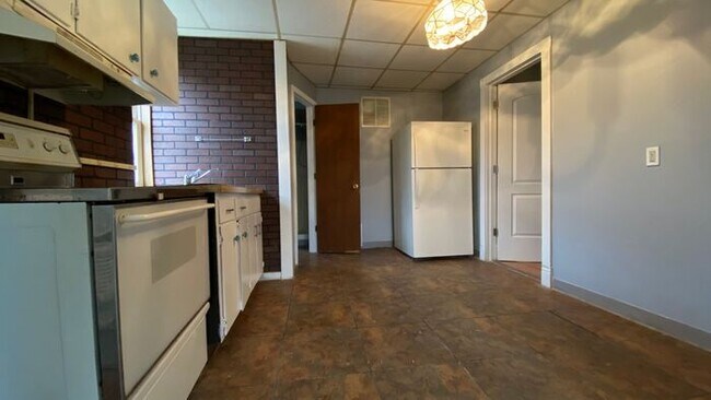 Building Photo - 1bedroom unit in Berrien Springs