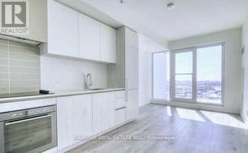 Building Photo - 1000 Portage Pkwy