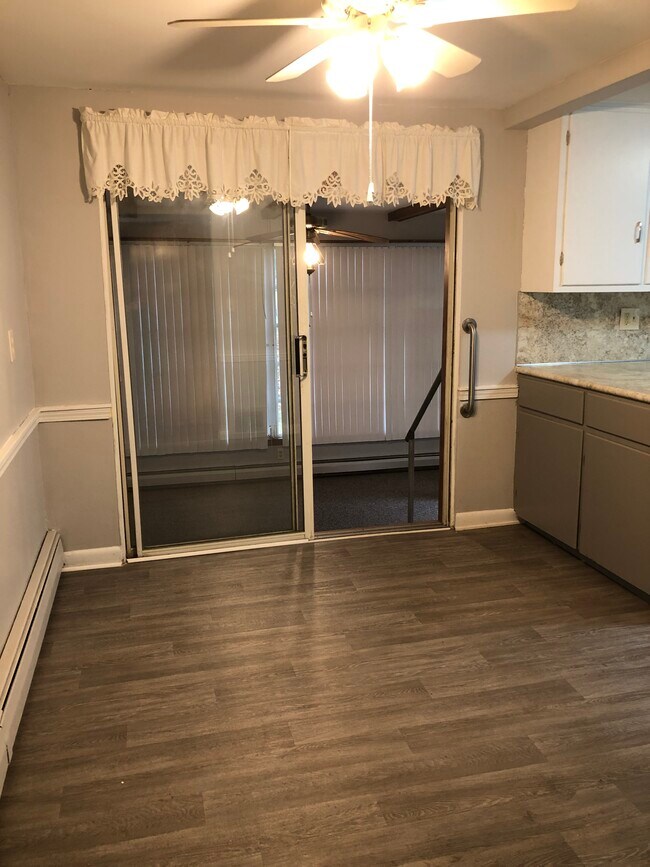 Kitchen/Dinette - 320-1 Independence St SE
