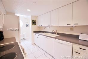 Foto del edificio - 17801 N Bay Rd