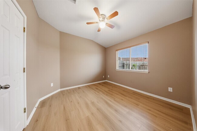 Building Photo - 6007 Wilcox Point Dr
