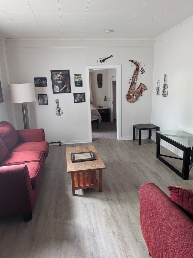 Foto del edificio - 408 S Harrison St