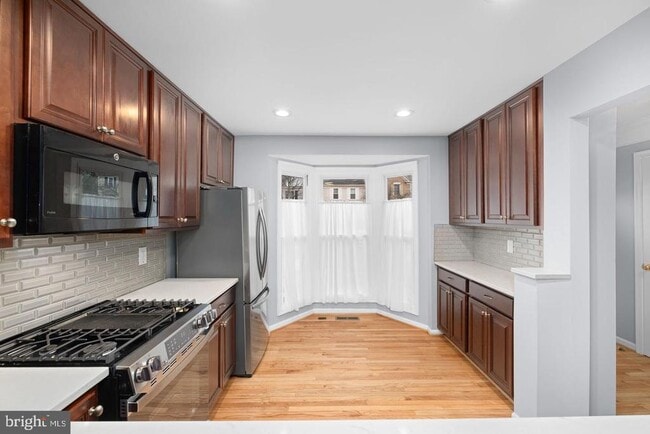 Building Photo - 43861 Laburnum Square