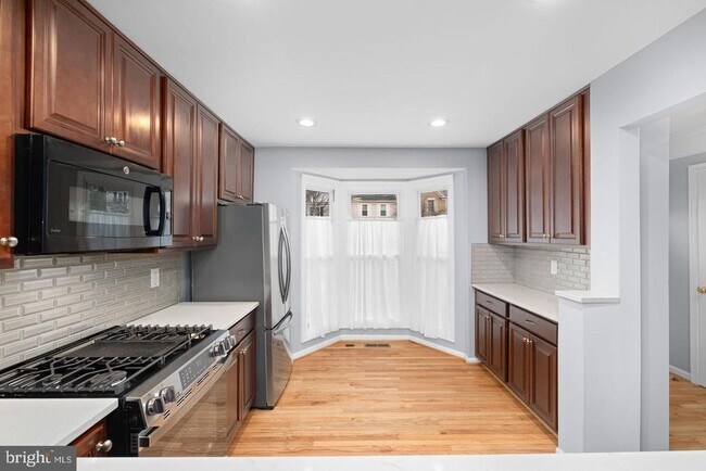 Foto del edificio - 43861 Laburnum Square