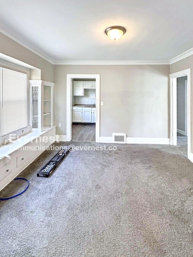 Foto del edificio - Cozy 3-Bedroom Townhome with Garage / Pet-...