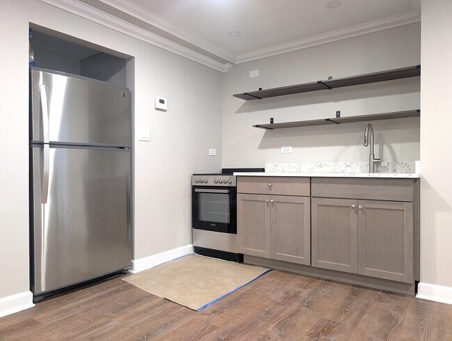 Foto del edificio - 300 S Austin Blvd