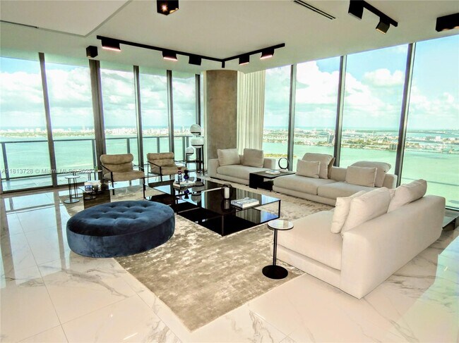 Foto del edificio - 3131 NE 7th Ave