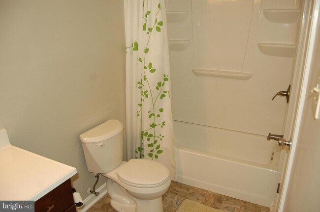 Building Photo - 24B Deer Run Ct