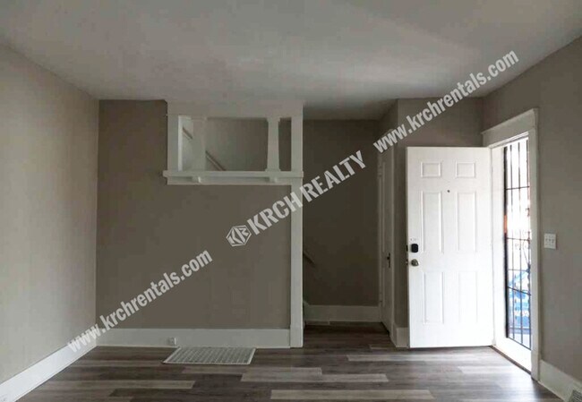 Building Photo - 3-Bedroom Home in Ottawa Area