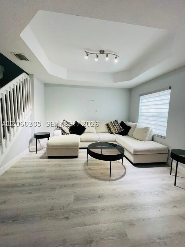 Foto del edificio - 790 SW 107th Ave