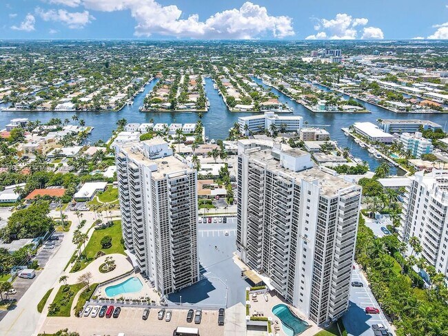 Foto del edificio - 2701 N Ocean Blvd