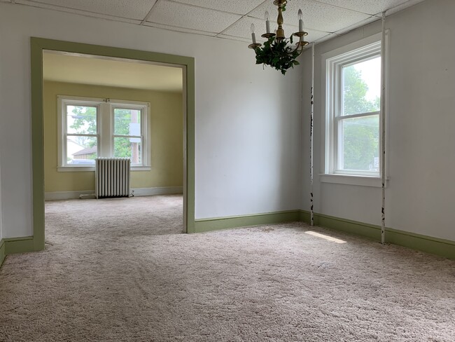 Dining room - 408 S Walnut St