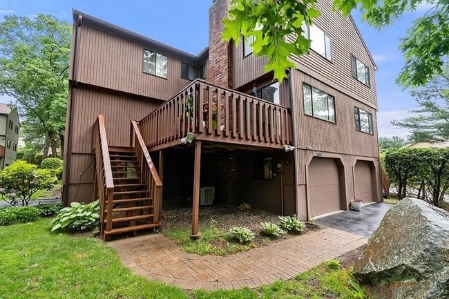 Building Photo - 167 Trailside Way
