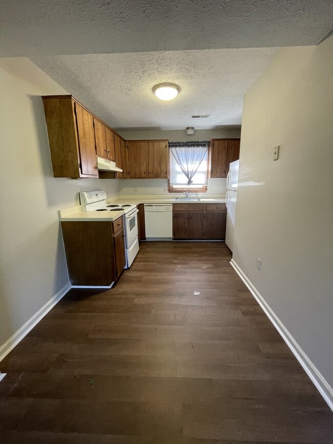 Building Photo - 139 Cedar Crest Dr