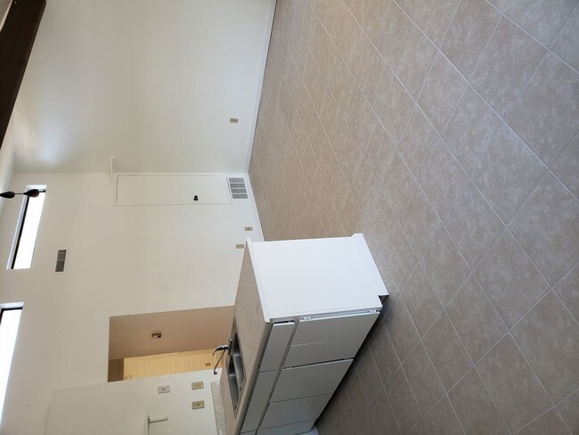 Foto del edificio - 569 Campbell St