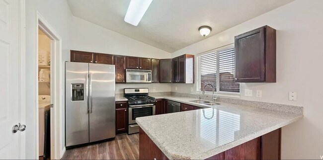 Foto del edificio - 1829 N 2600 W