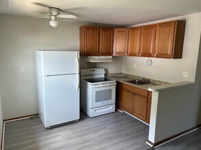 Building Photo - 161 D View Ave