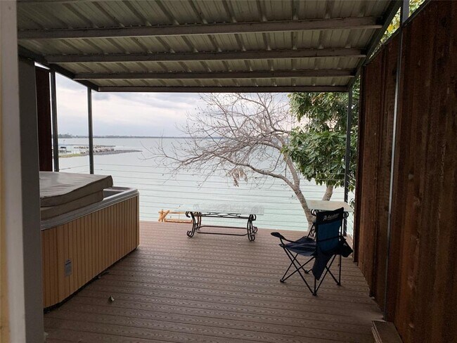 Foto del edificio - 3922 Mediterranean St