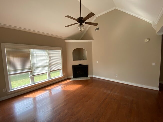 Building Photo - 105 Rossburg Dr