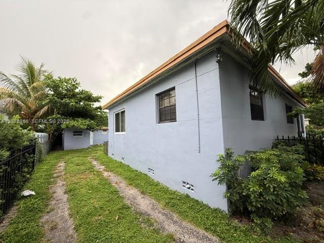 Foto del edificio - 1060 NW 116th St