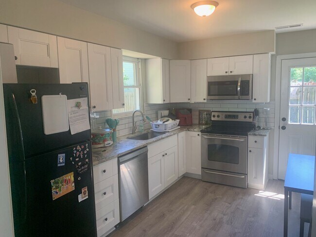 Building Photo - Glen Myrtle Avenue Duplex