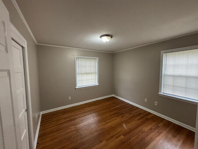 Building Photo - 3065 Earnett St