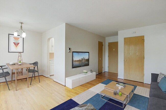 Foto del edificio - 1200 St. Paul St. Apartments
