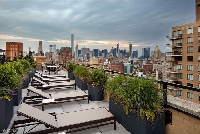 Foto del edificio - 200 E 82nd St