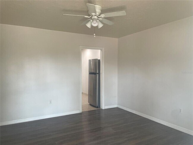 Building Photo - 10825 Navajo Dr