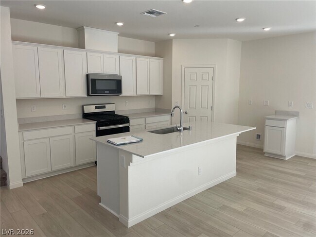 Building Photo - 10861 River Jct Ave