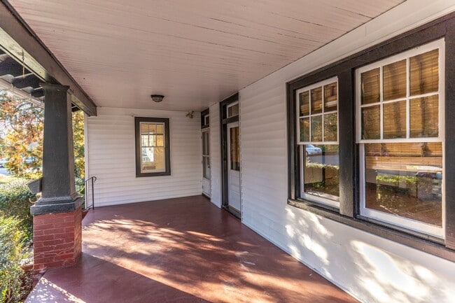 Foto del edificio - 213 Todd Ave