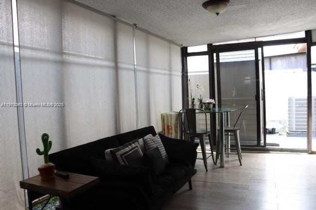 Foto del edificio - 10384 NW 128th Terrace