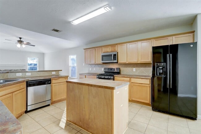 Foto del edificio - 18319 Austin Oak Ln