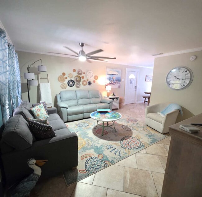 Building Photo - 7405A Beach Dr
