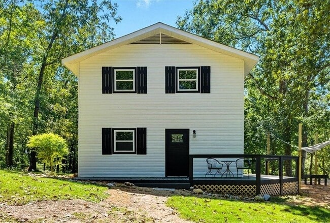 Foto del edificio - 96 Collins Rd