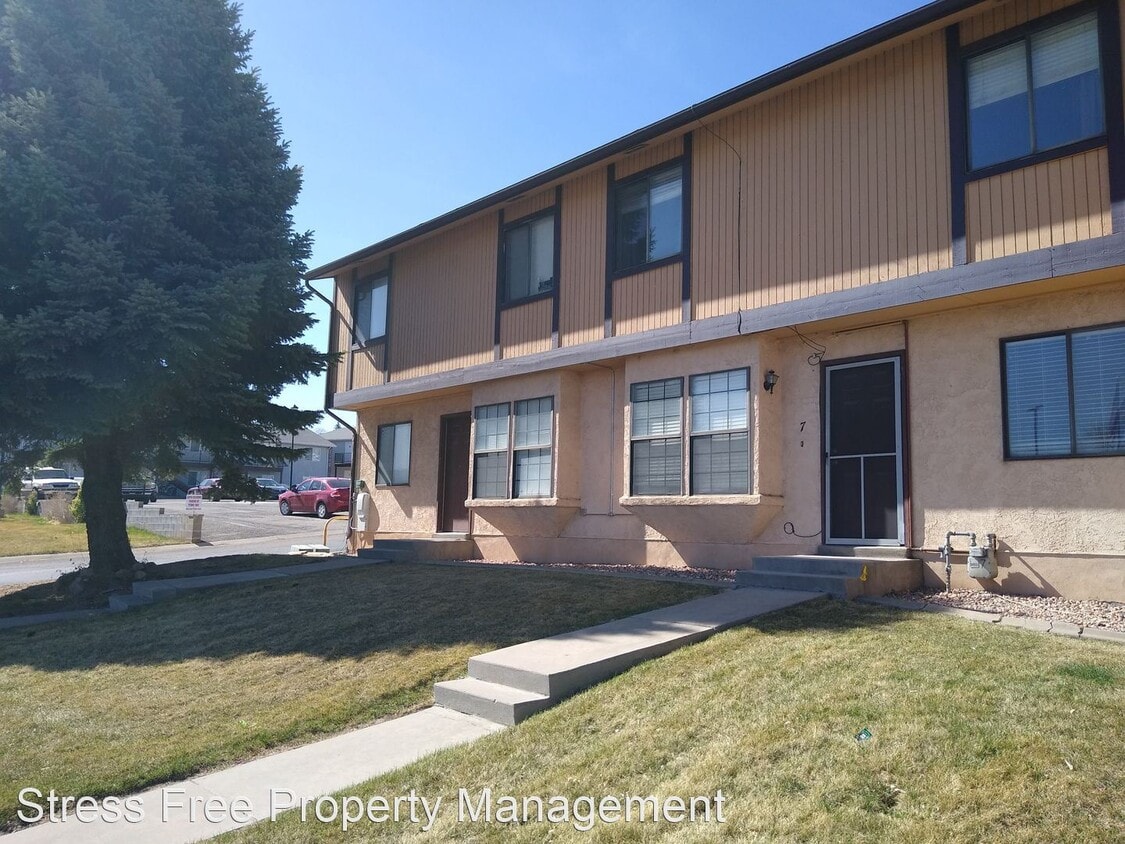 2 br, 1 bath House - 171 North College Way #7