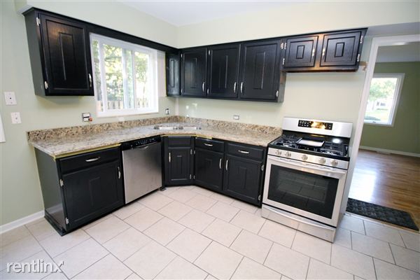 Building Photo - 819 S McKinley Ave