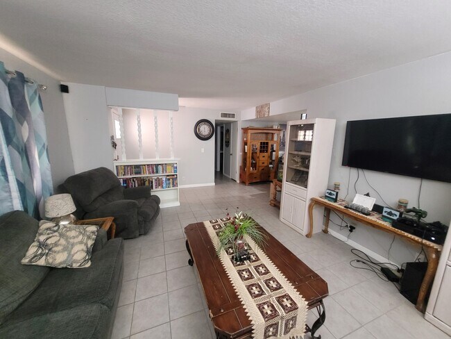 Living Area - 3073 Pintail Dr