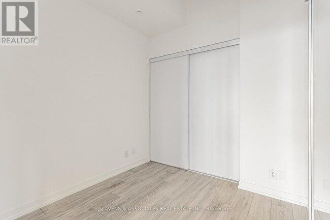 Building Photo - 2020-2020 Bathurst St