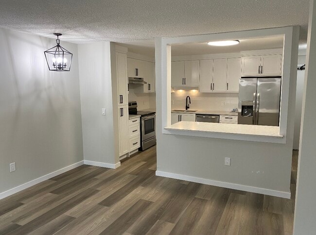 Building Photo - 4728 Uplands Dr