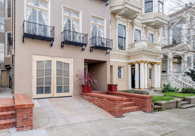 Building Photo - 2707 Jackson St
