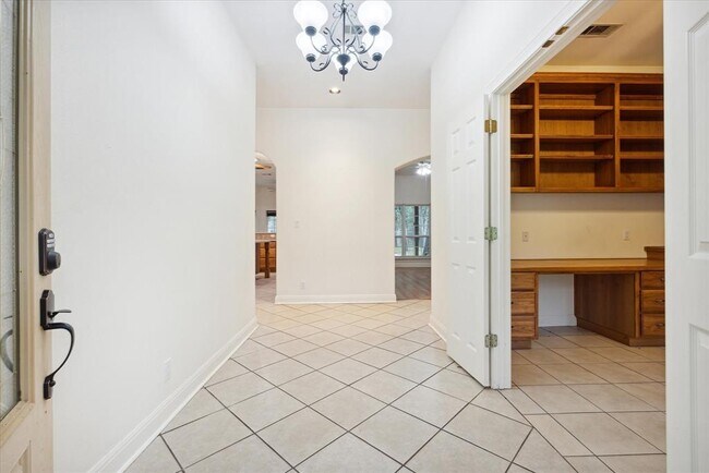 Building Photo - 3601 McNeil Dr